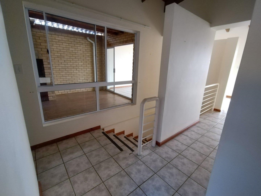 3 Bedroom Property for Sale in Wavecrest Eastern Cape